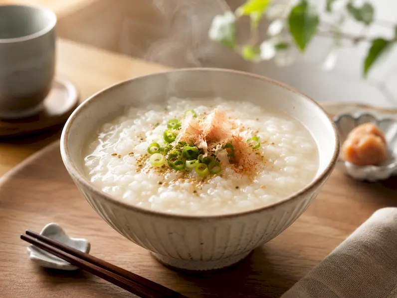 塩麹のお粥を朝食の食卓に置いた完成イメージ