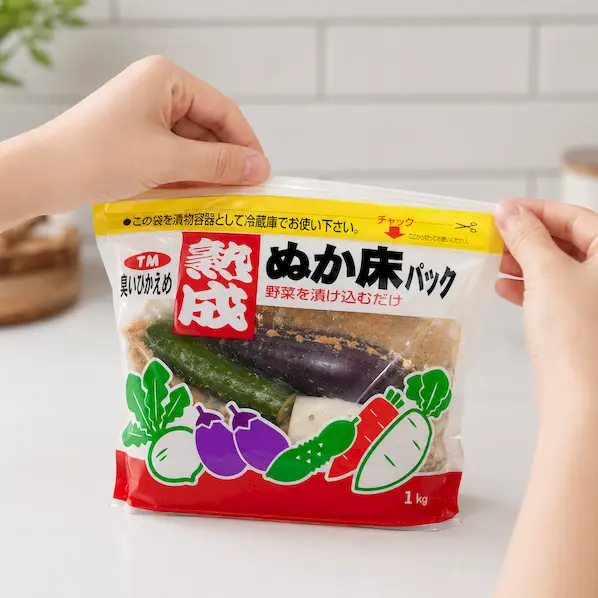袋の空気を抜いてチャックを閉めている工程イメージ