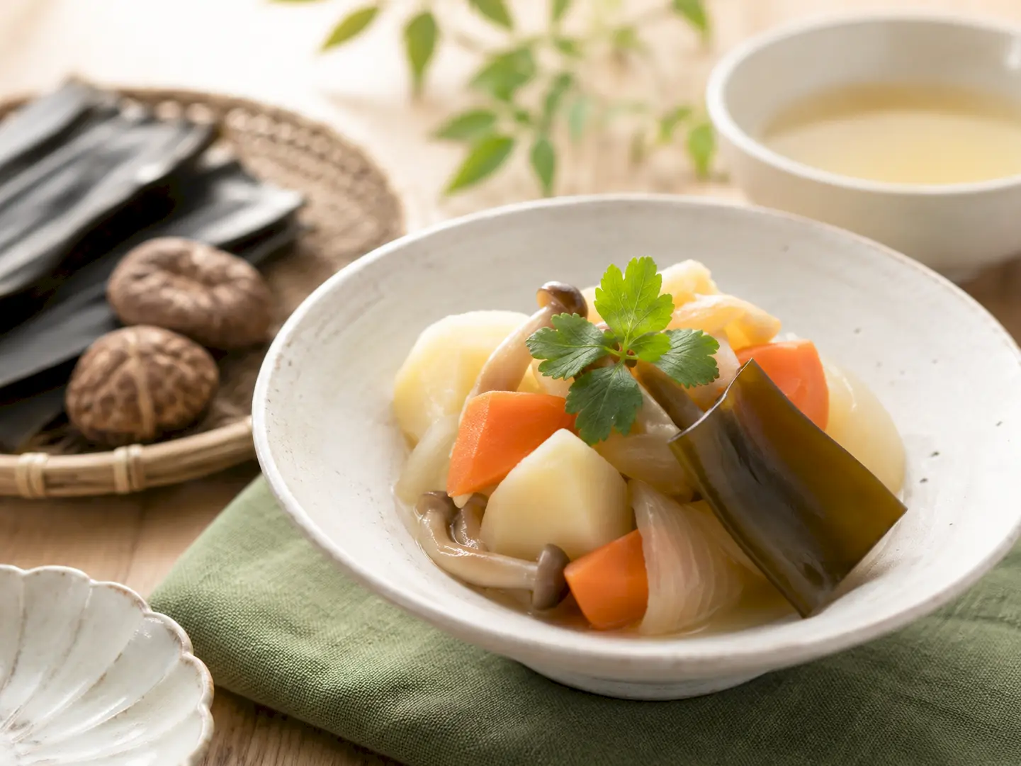 昆布だしのやさしい味わいを表現した料理