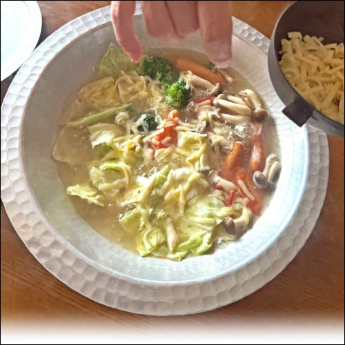 塩キャベツ鍋（黒胡椒と大蒜風味）の料理写真